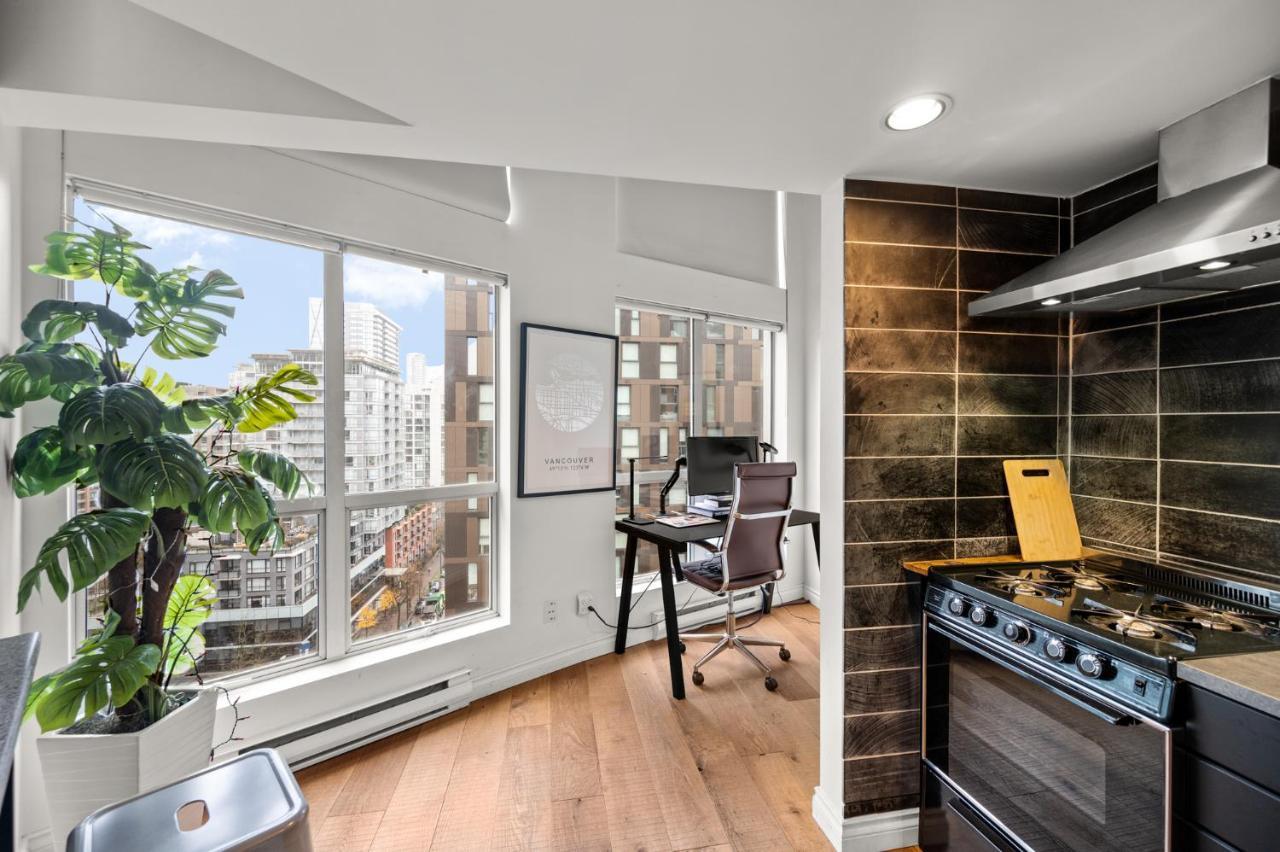 Rare Find Loft With Full Kitchen At Heart Of Downtown Apartment Vancouver Exterior photo